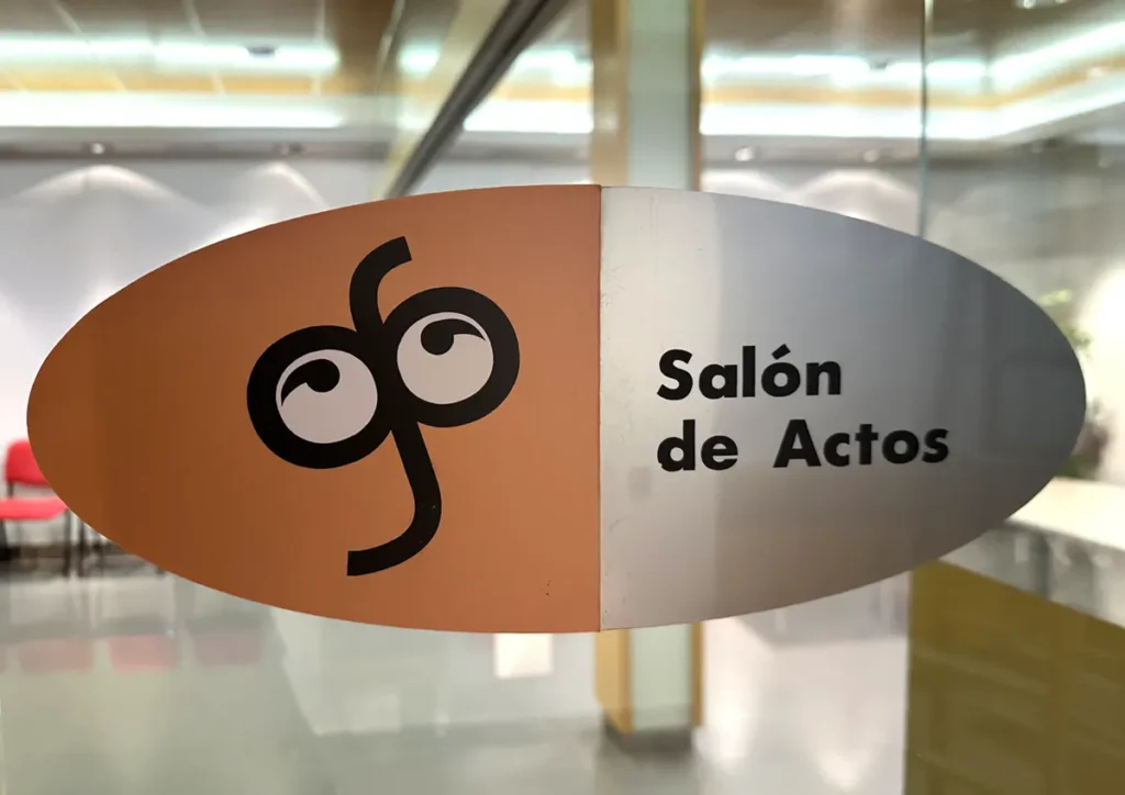 sala-gustavo-bueno-salon-actos